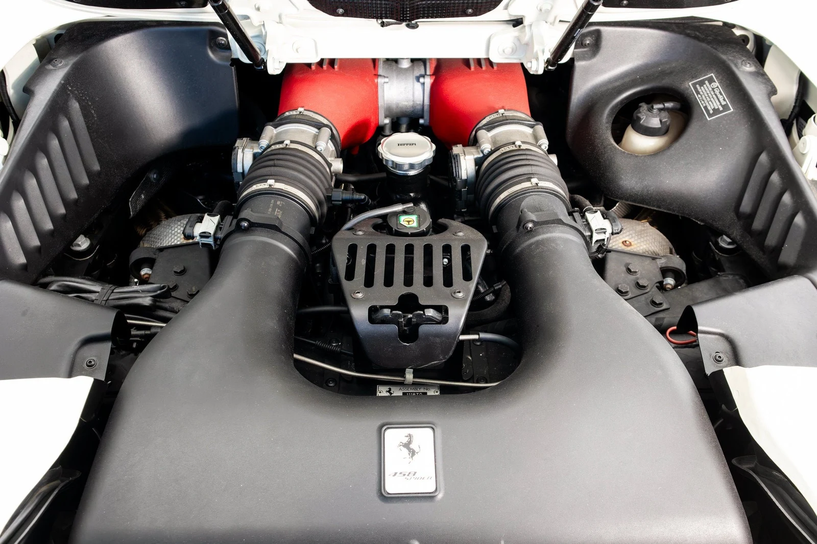 2013 Ferrari 458 Spider, 5/17