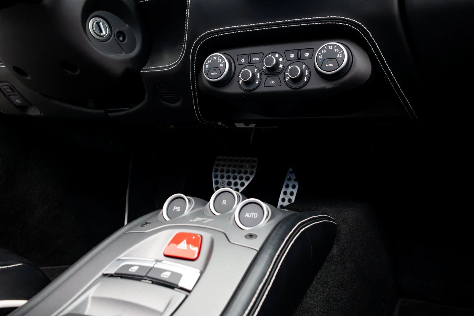 2013 Ferrari 458 Spider, 15/17