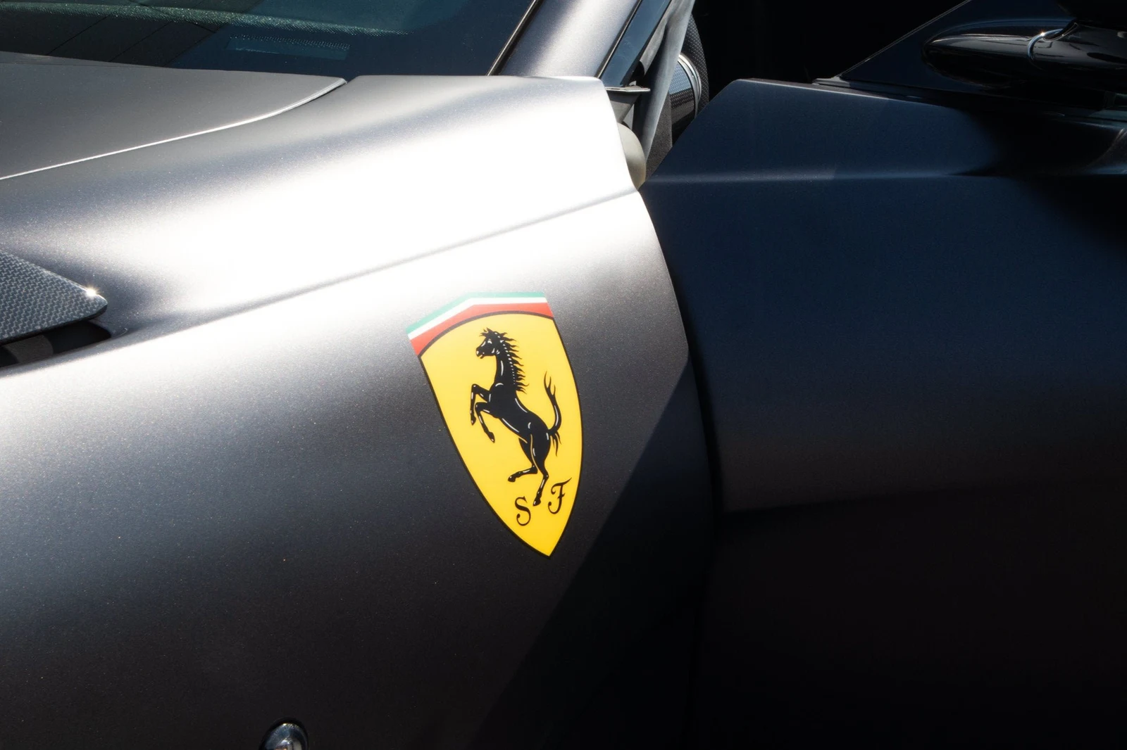 2023 Ferrari 812 Competizione, 2/20