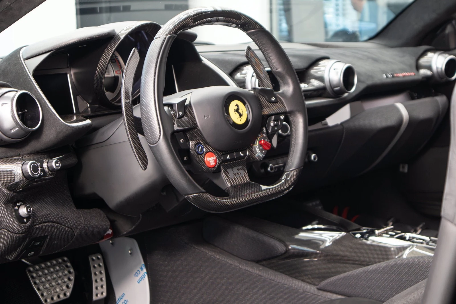 2023 Ferrari 812 Competizione, 19/20