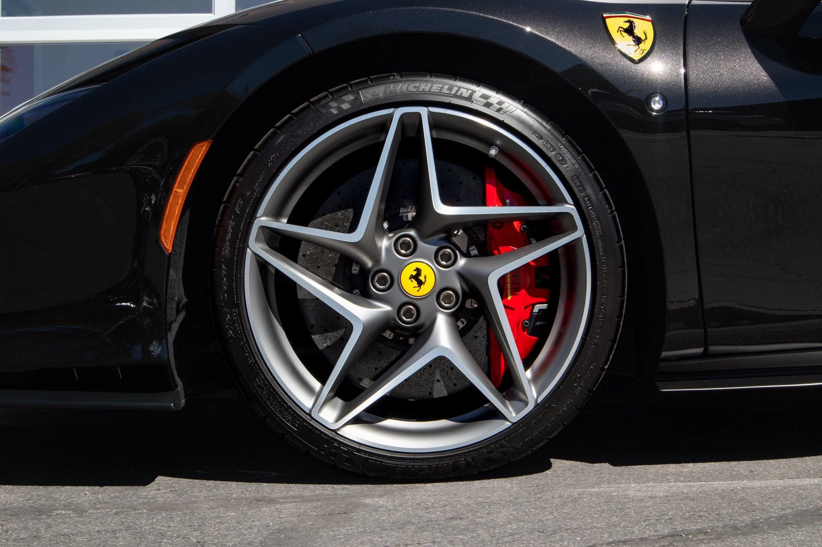 2022 Ferrari F8 Spider, 12/19