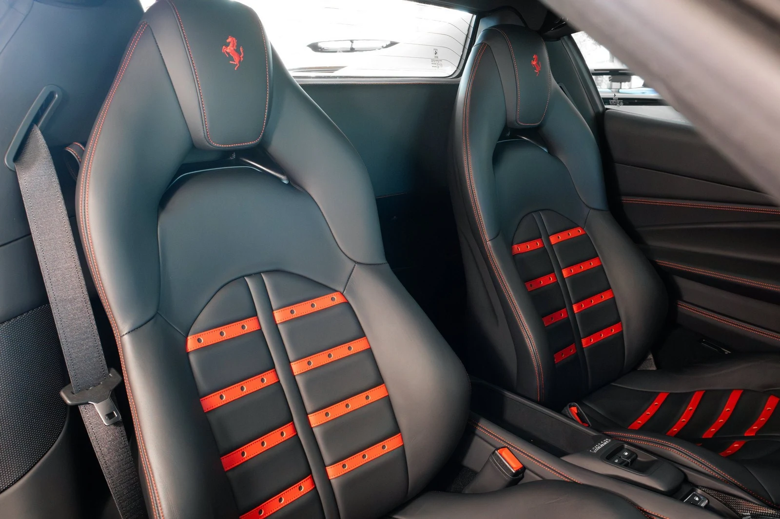 2022 Ferrari F8 Spider, 16/19