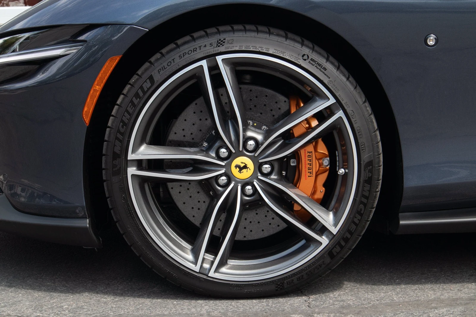 2025 Ferrari Roma Spider, 12/19