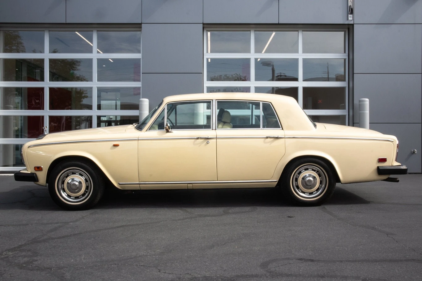1976 Rolls-Royce Silver Shadow, 2/18