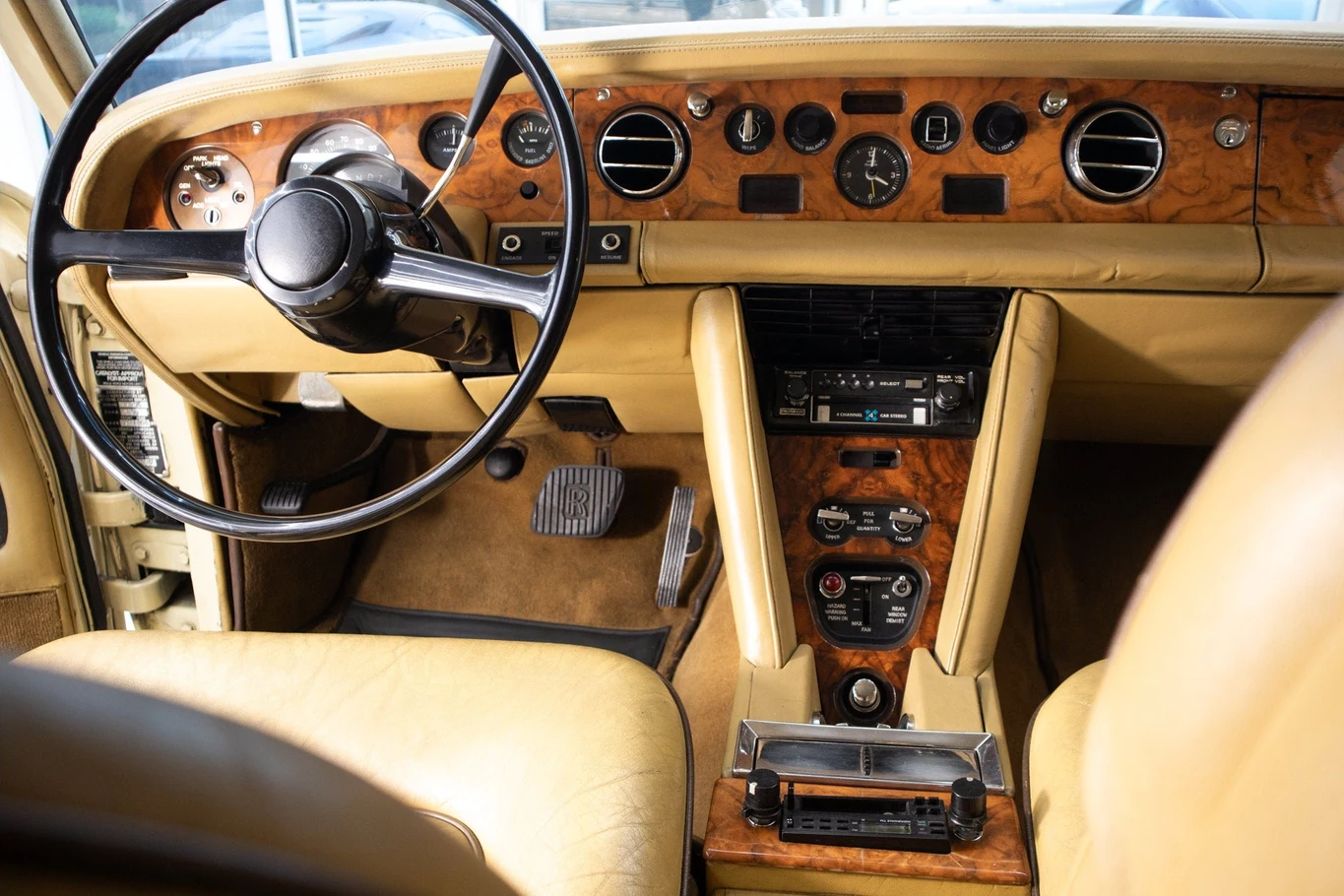 1976 Rolls-Royce Silver Shadow, 14/18