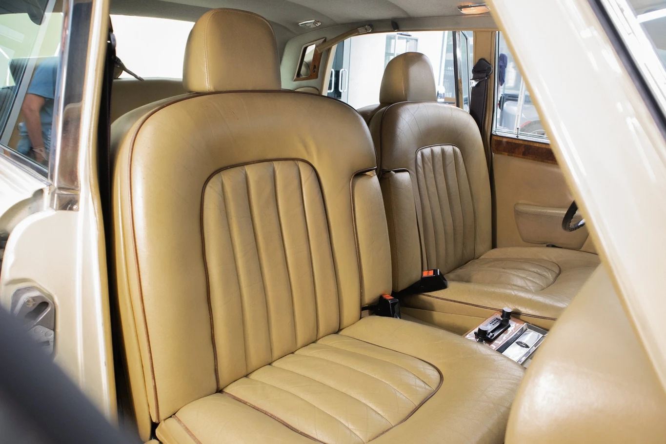 1976 Rolls-Royce Silver Shadow, 16/18