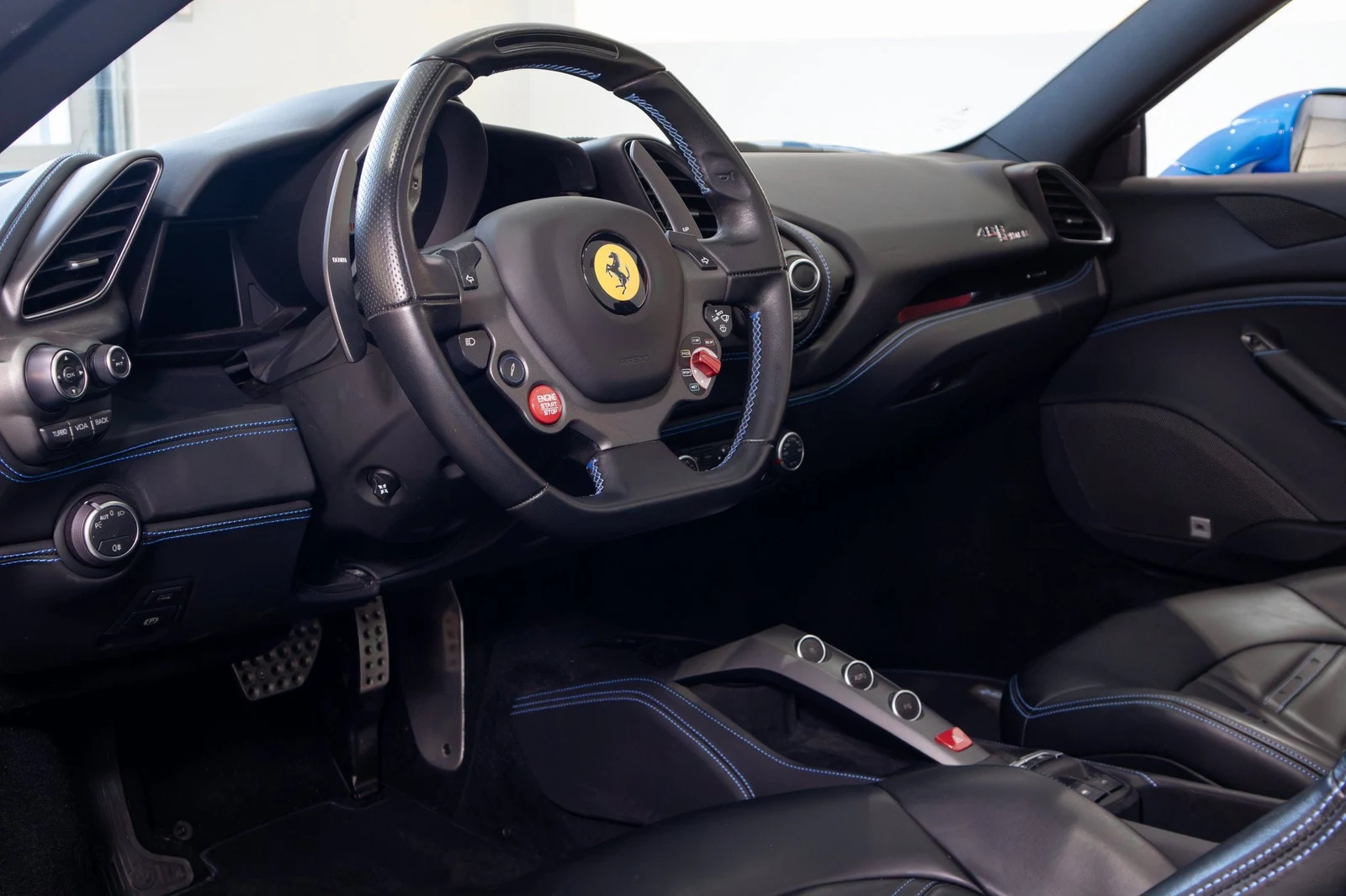 2018 Ferrari 488 Spider, 12/16