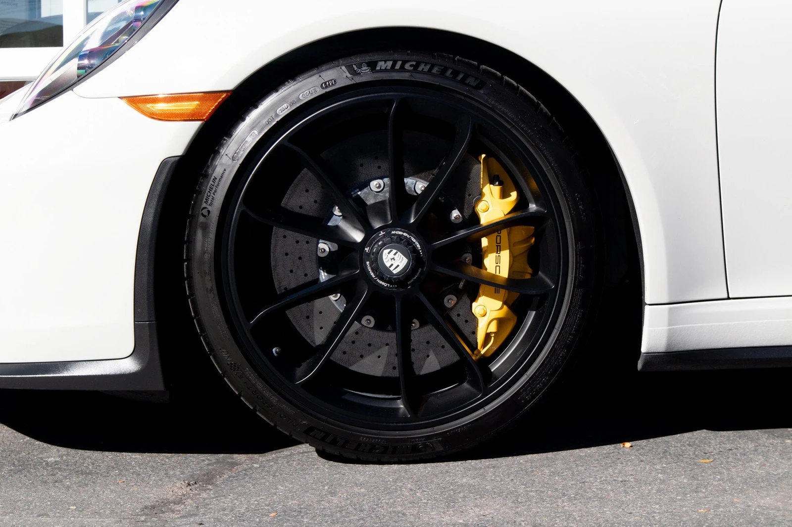 2019 Porsche 911 GT3 Touring wheel
