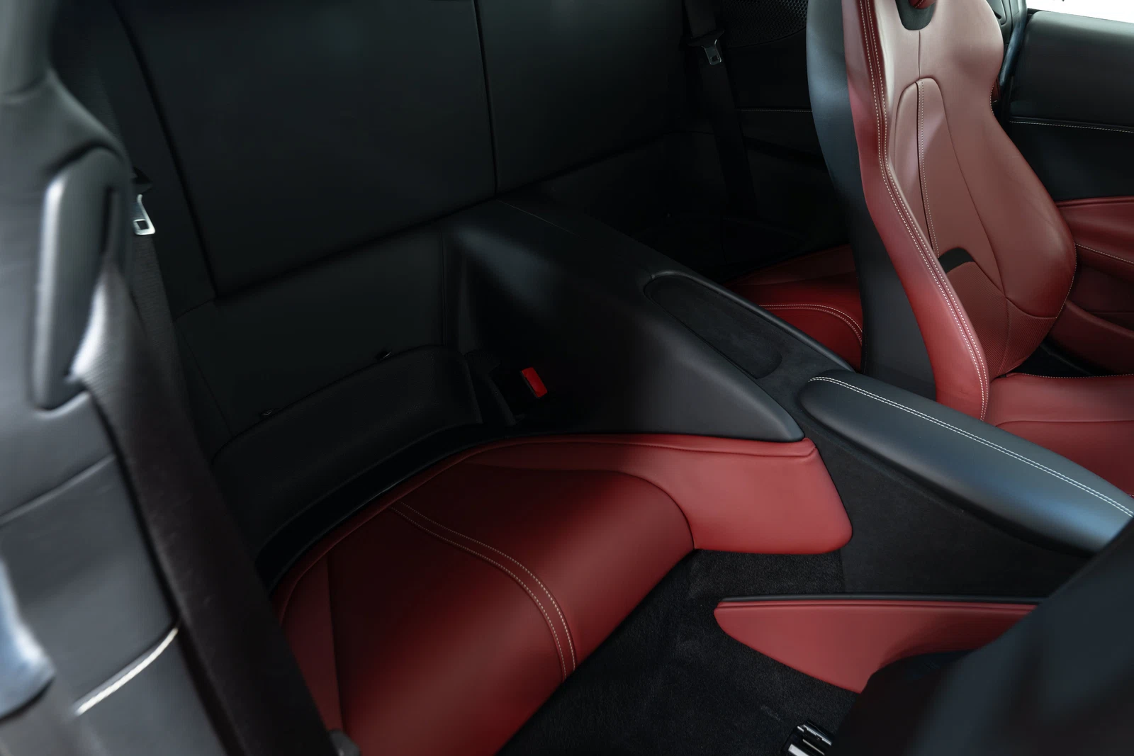 2021 Ferrari Roma, 27/29