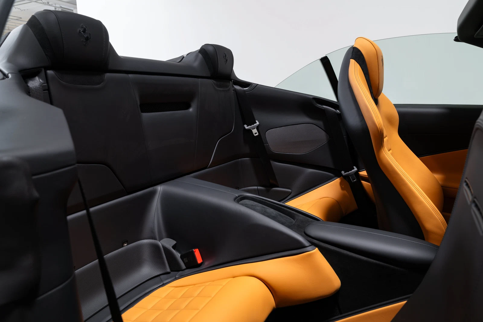 2026 Ferrari Roma Spider, 28/30