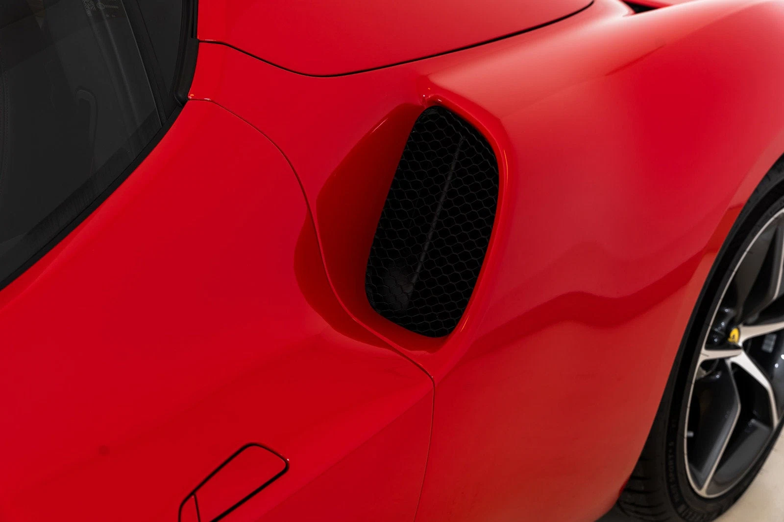2024 Ferrari 296 GTS, 18/30