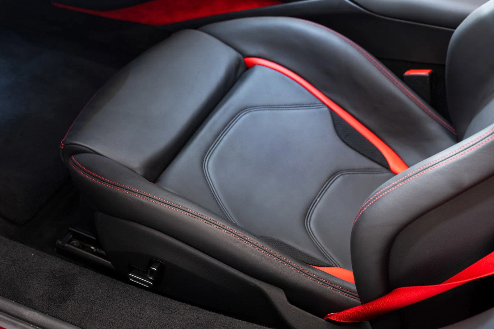 2024 Ferrari 296 GTS, 21/30