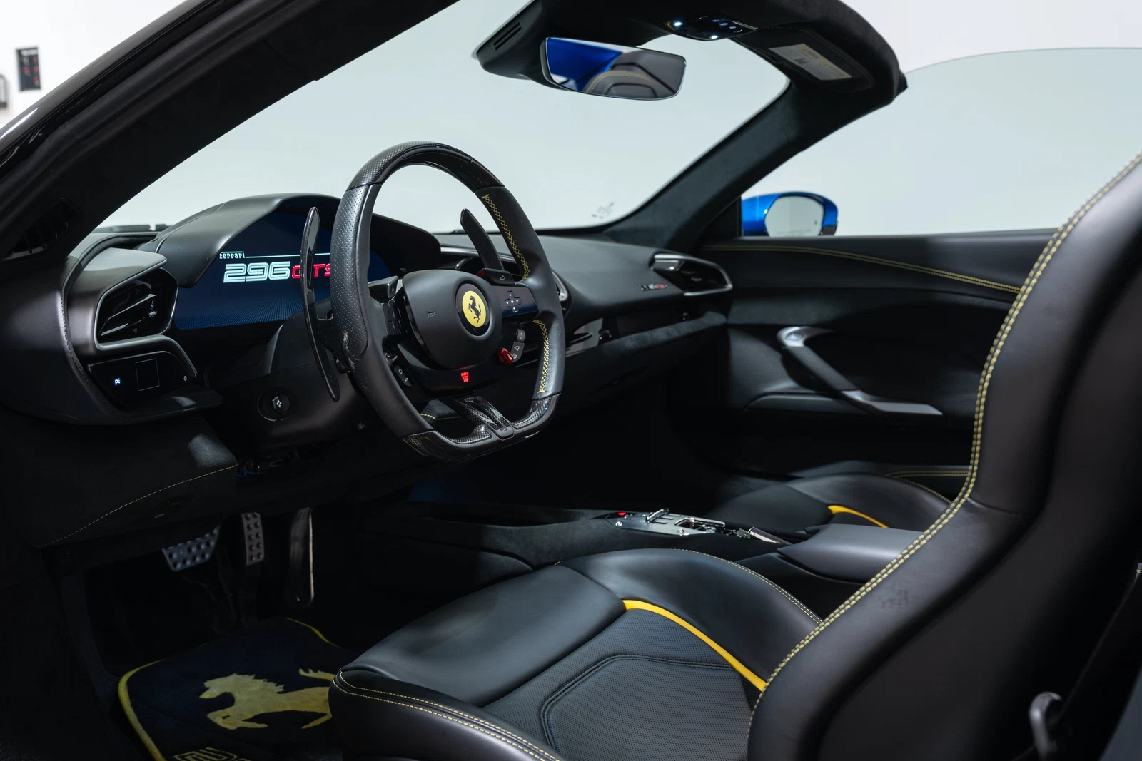 2025 Ferrari 296 GTS, 17/30