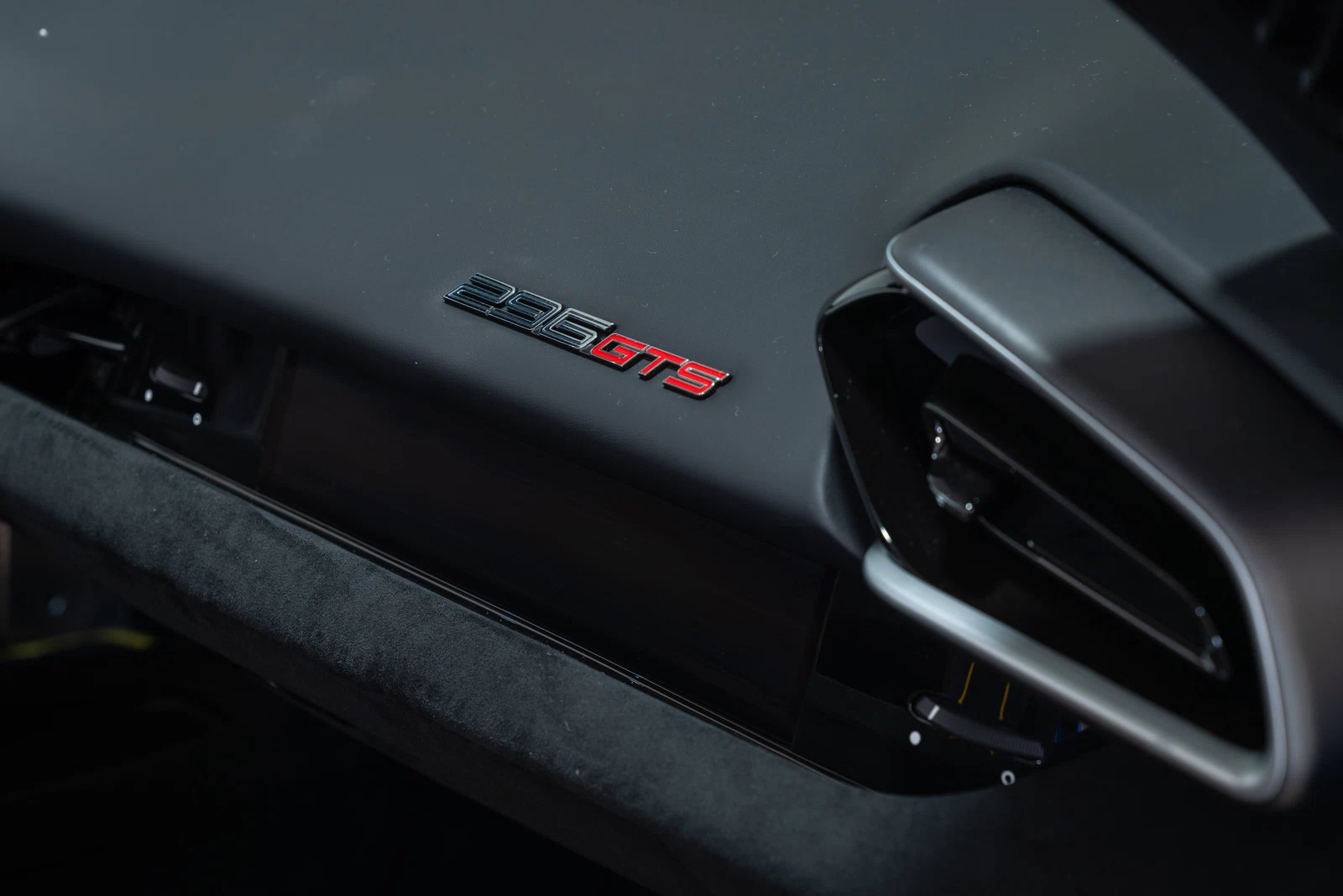 2025 Ferrari 296 GTS, 28/30