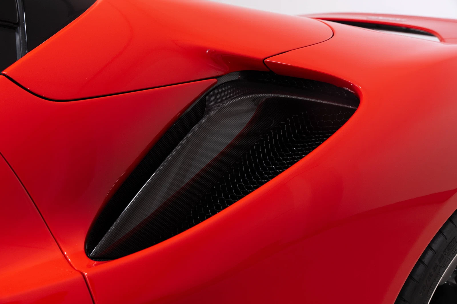 2025 Ferrari SF90 Spider, 16/30