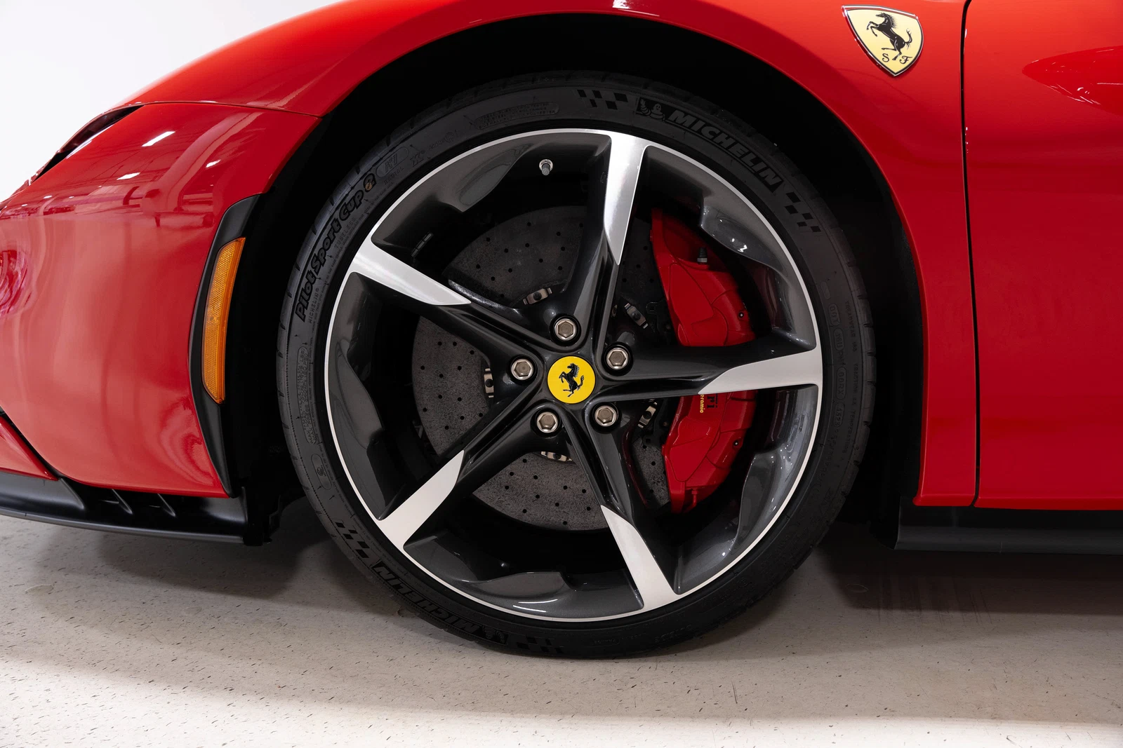2025 Ferrari SF90 Spider, 18/30