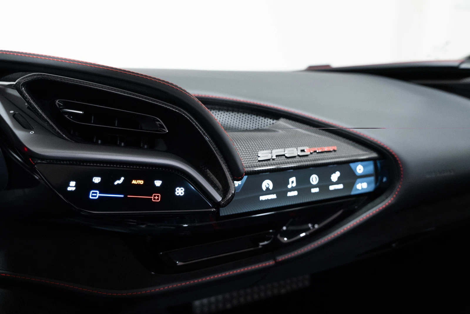 2025 Ferrari SF90 Spider, 24/30