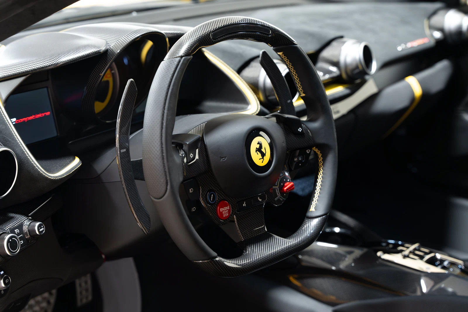 2022 Ferrari 812 Competizione, 14/25
