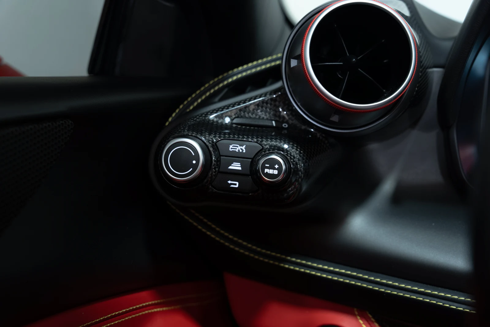 2021 Ferrari F8 Spider interior, Rosso Ferrari