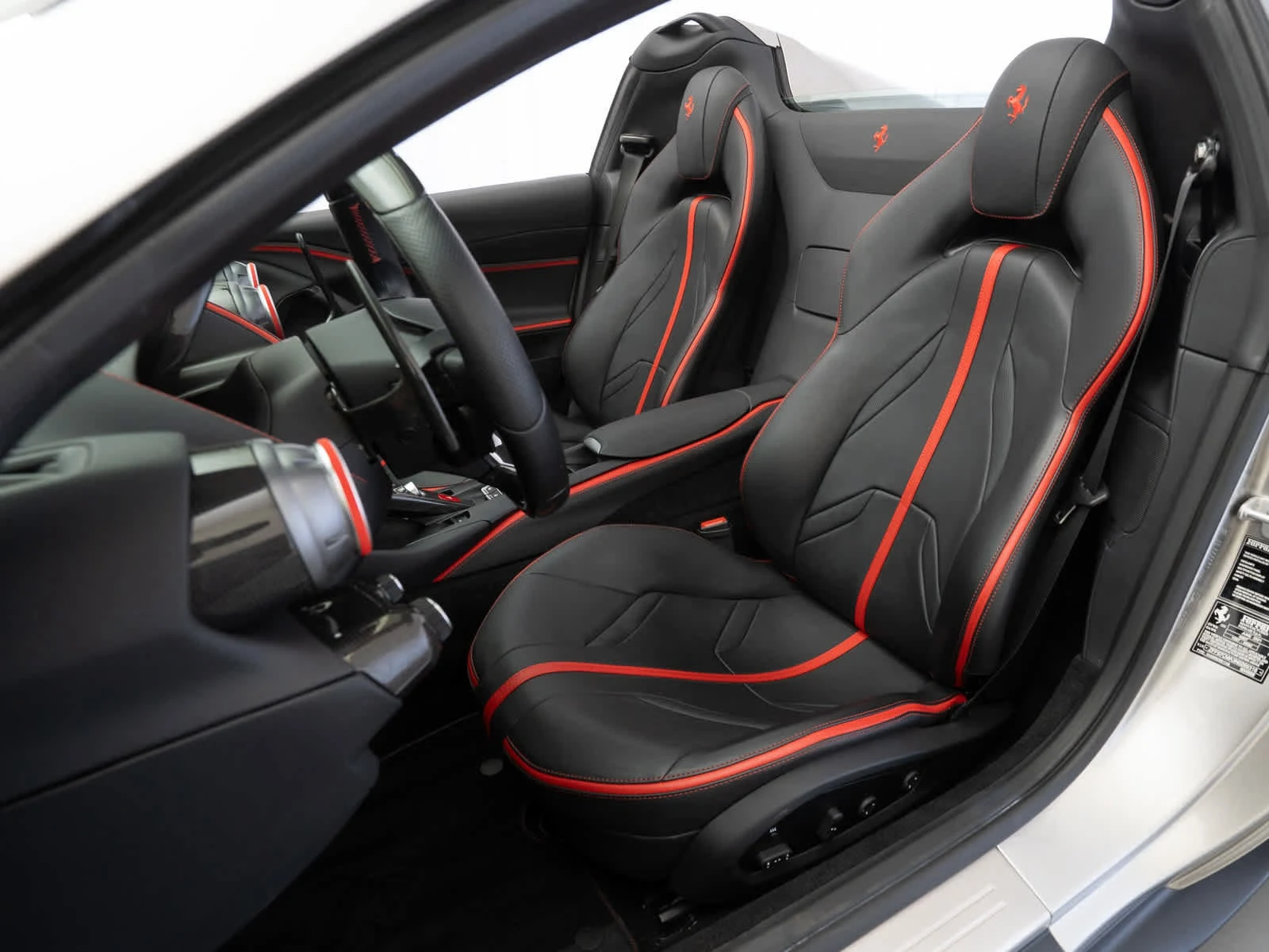 2022 Ferrari 812 GTS, 15/20