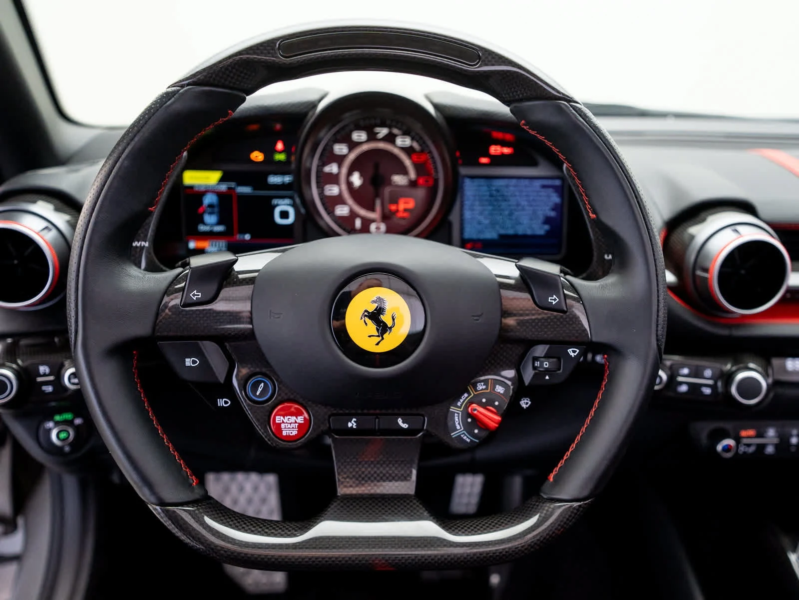 2022 Ferrari 812 GTS, 19/20