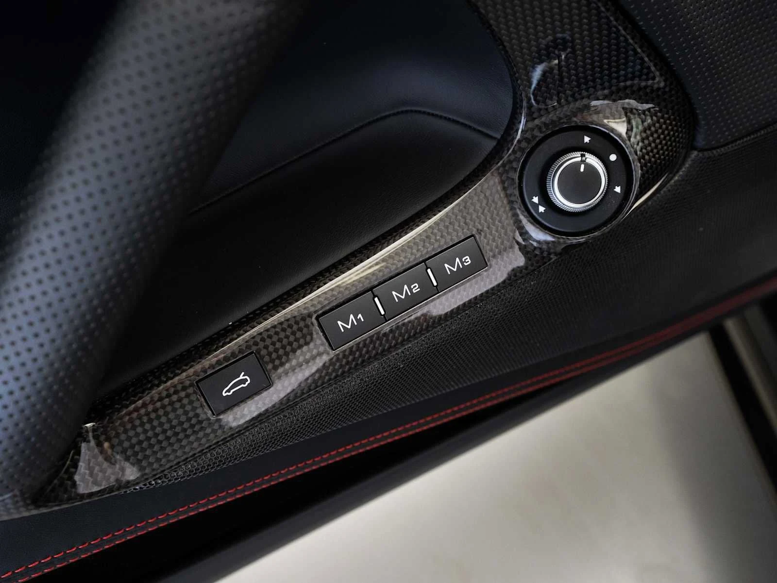2021 Ferrari 812 GTS, 18/20