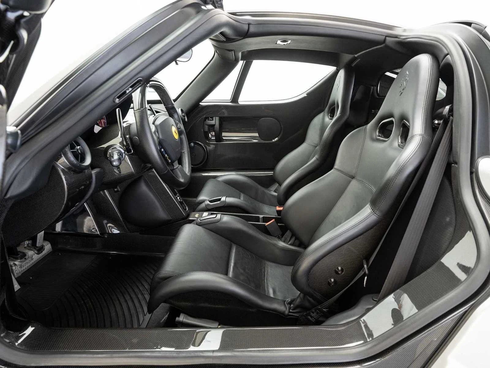 2004 Ferrari Enzo interior, Nero