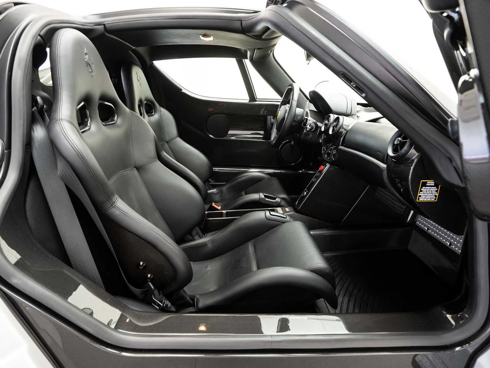 2004 Ferrari Enzo interior, Nero