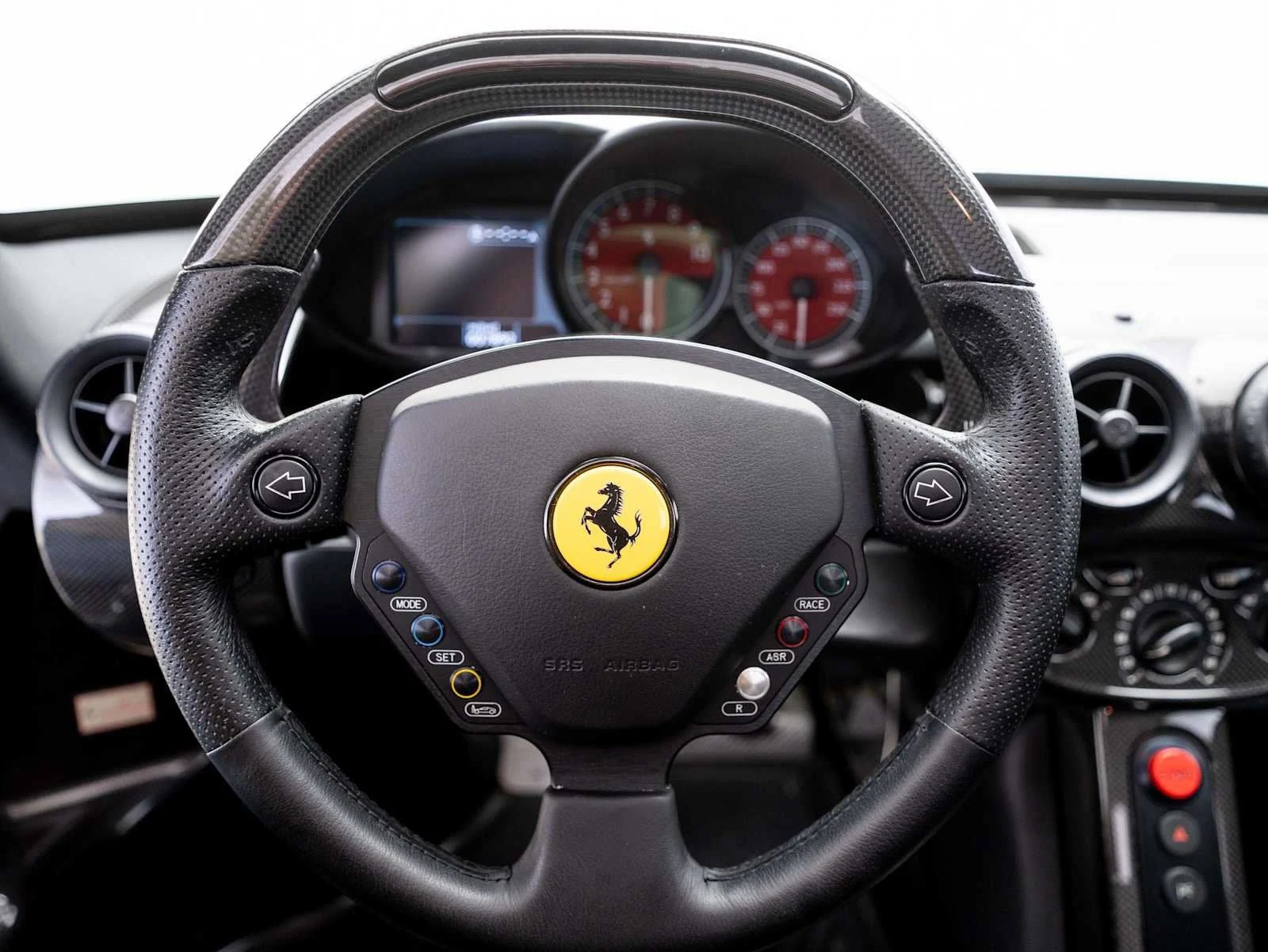 2004 Ferrari Enzo interior, steering wheel, Nero