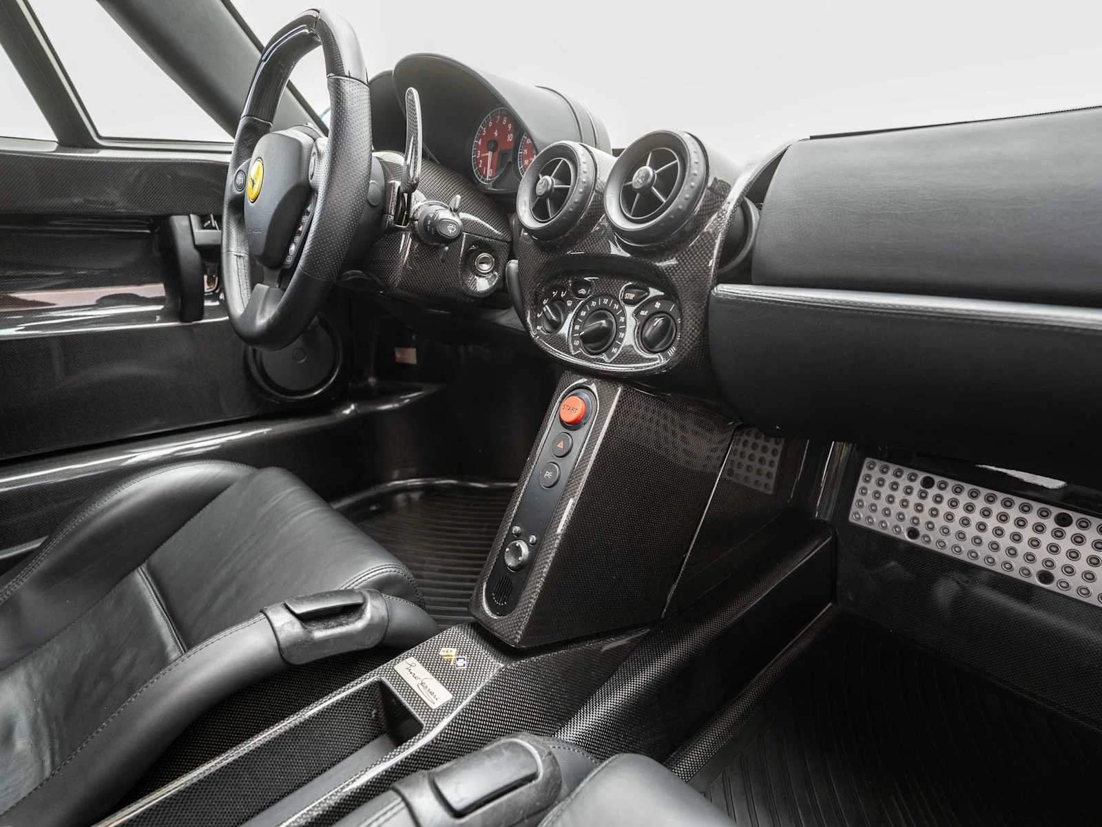 2004 Ferrari Enzo interior, dashboard, Nero