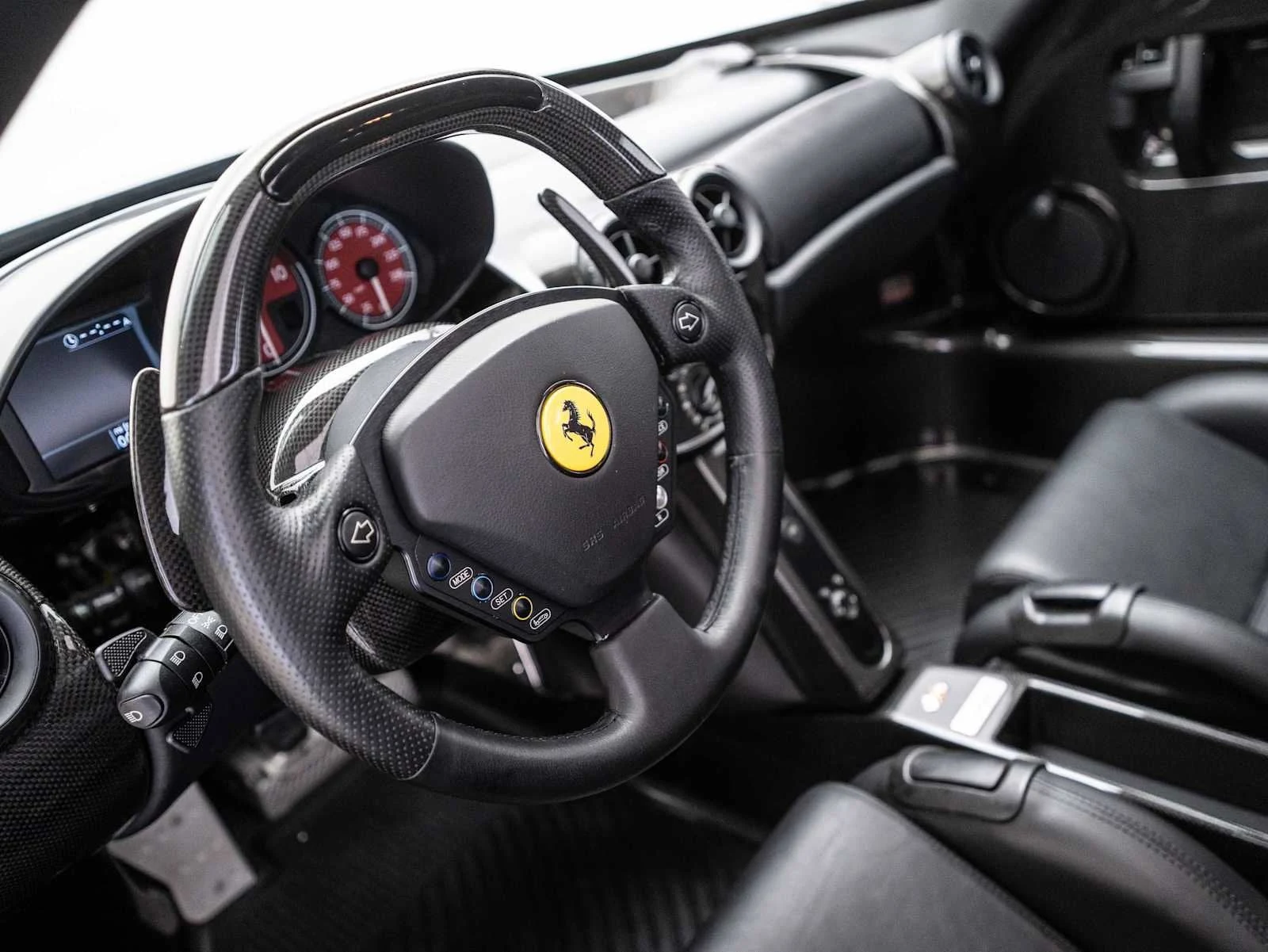 2004 Ferrari Enzo interior, Nero