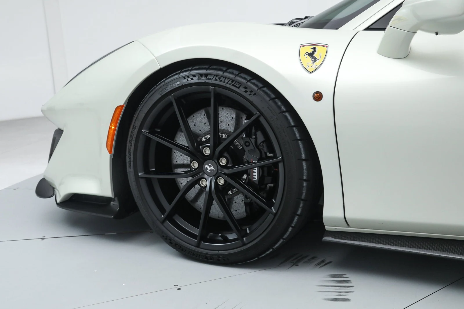2020 Ferrari 488 Pista, 16/20