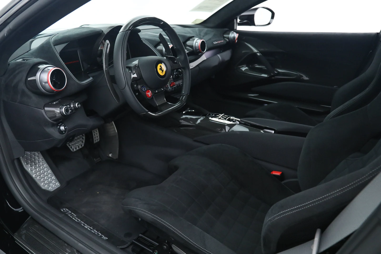 2022 Ferrari 812 Competizione, 2/20