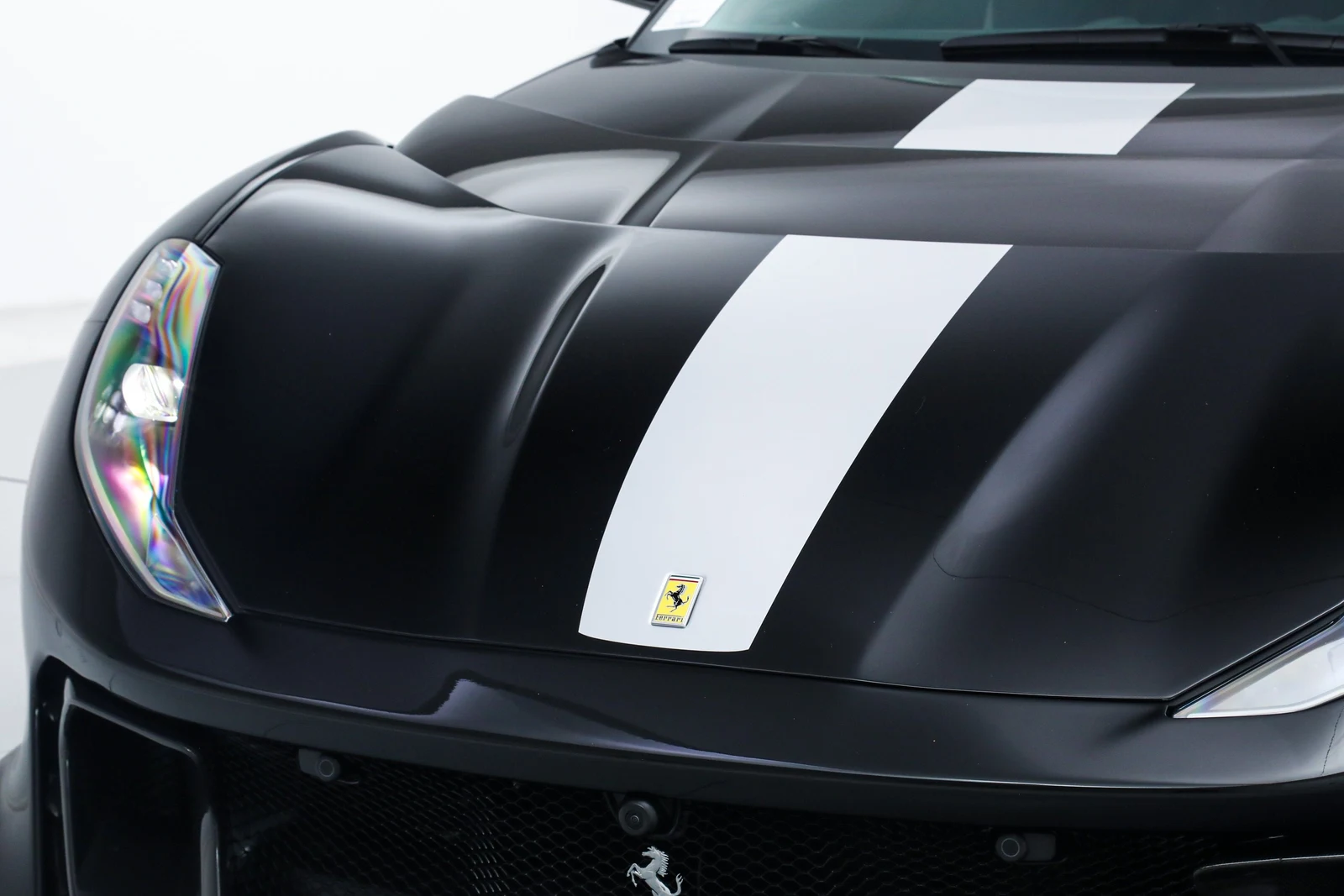 2022 Ferrari 812 Competizione, 14/20