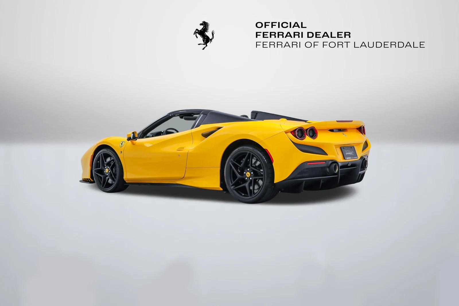 2022 Ferrari F8 Spider, 3/20