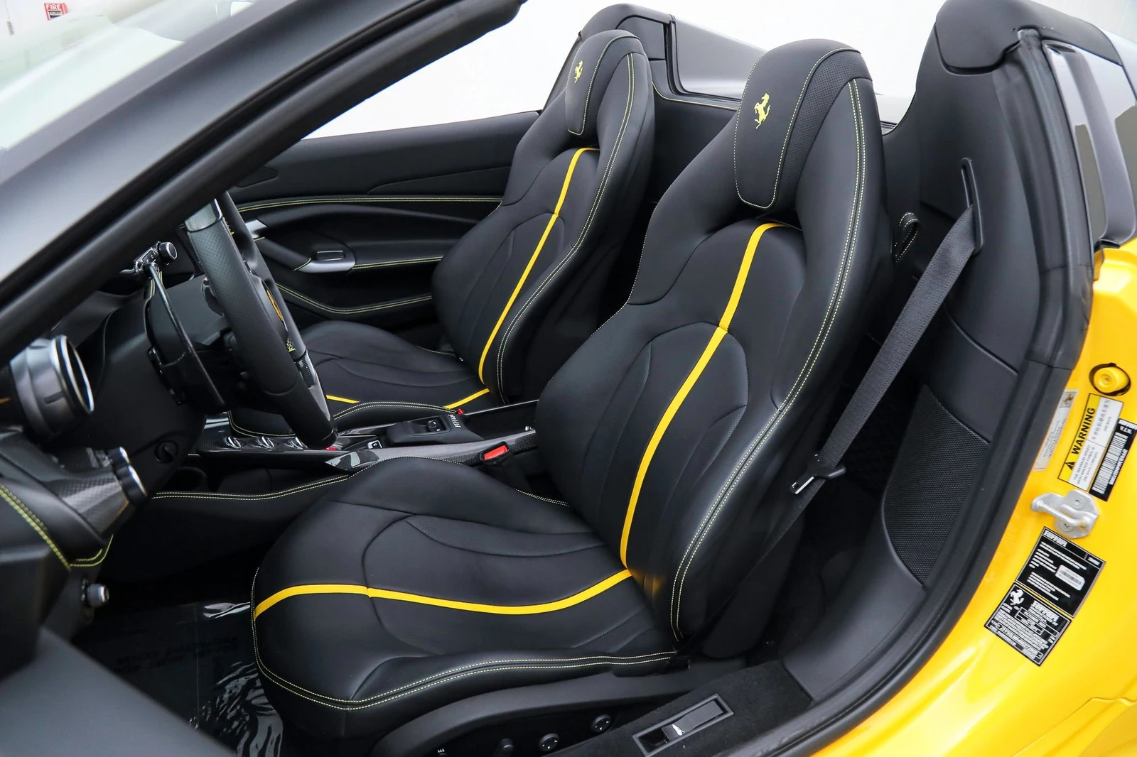 2022 Ferrari F8 Spider, 4/20