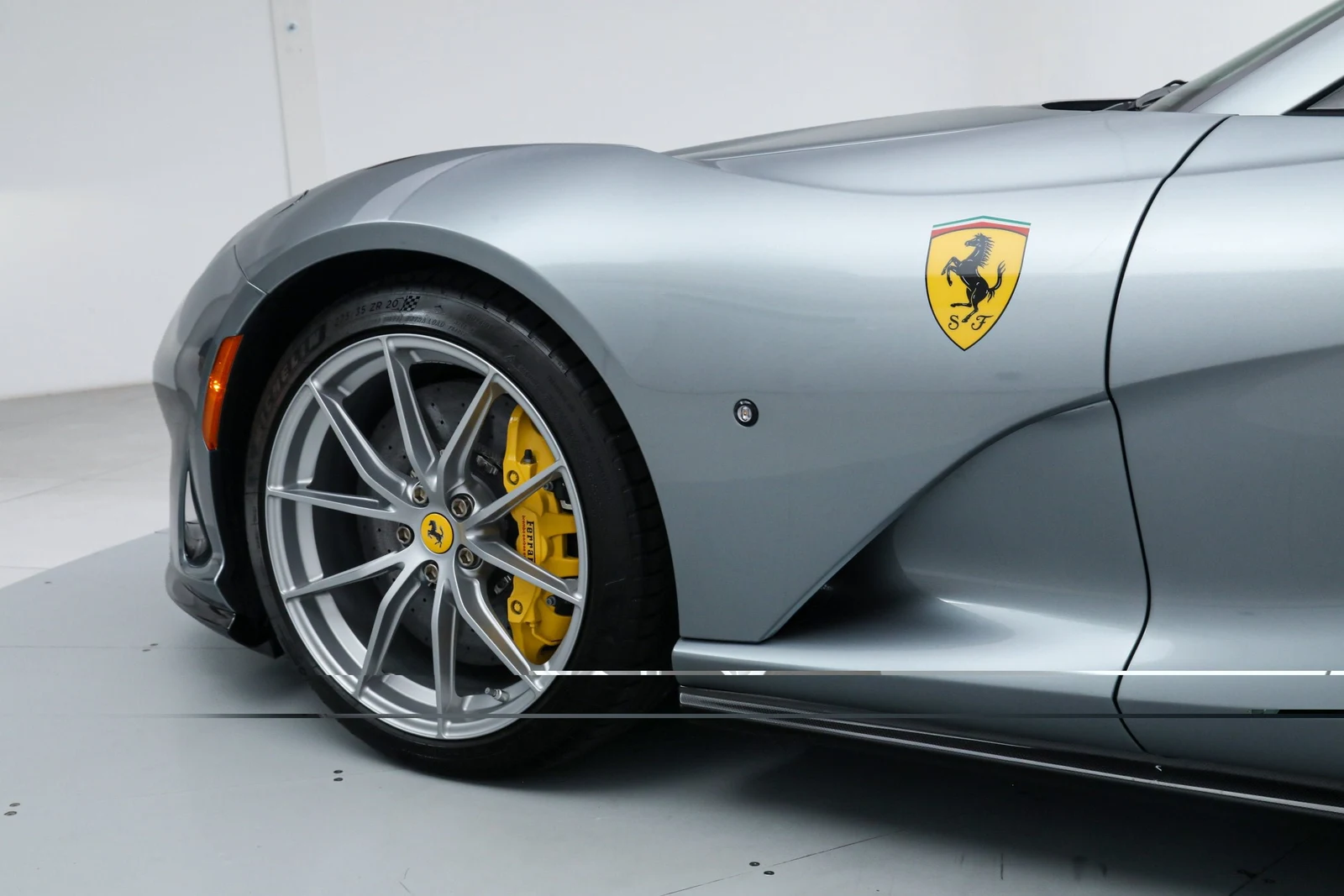 2023 Ferrari 812 GTS, 17/20
