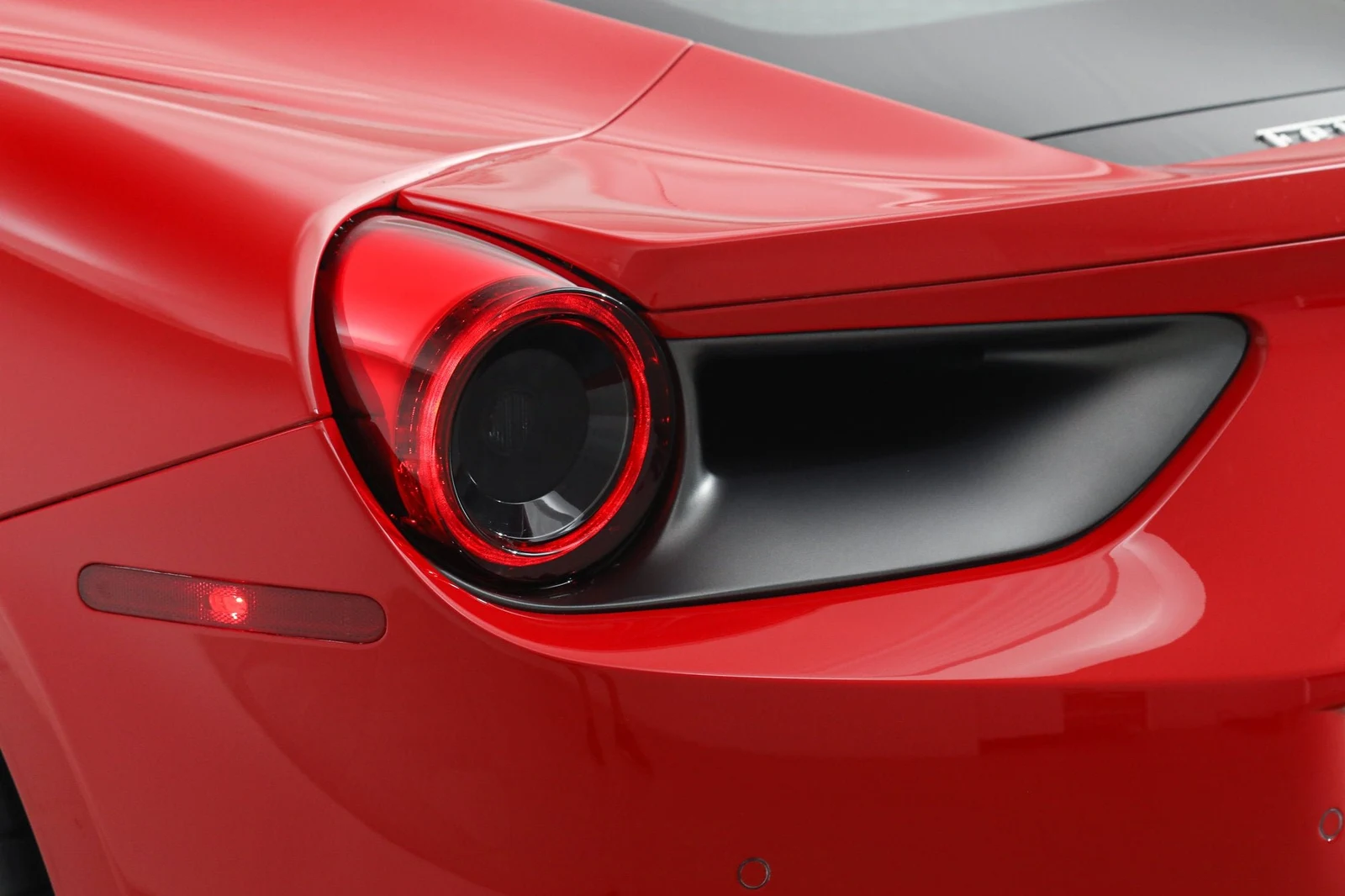2018 Ferrari 488 GTB, 17/20