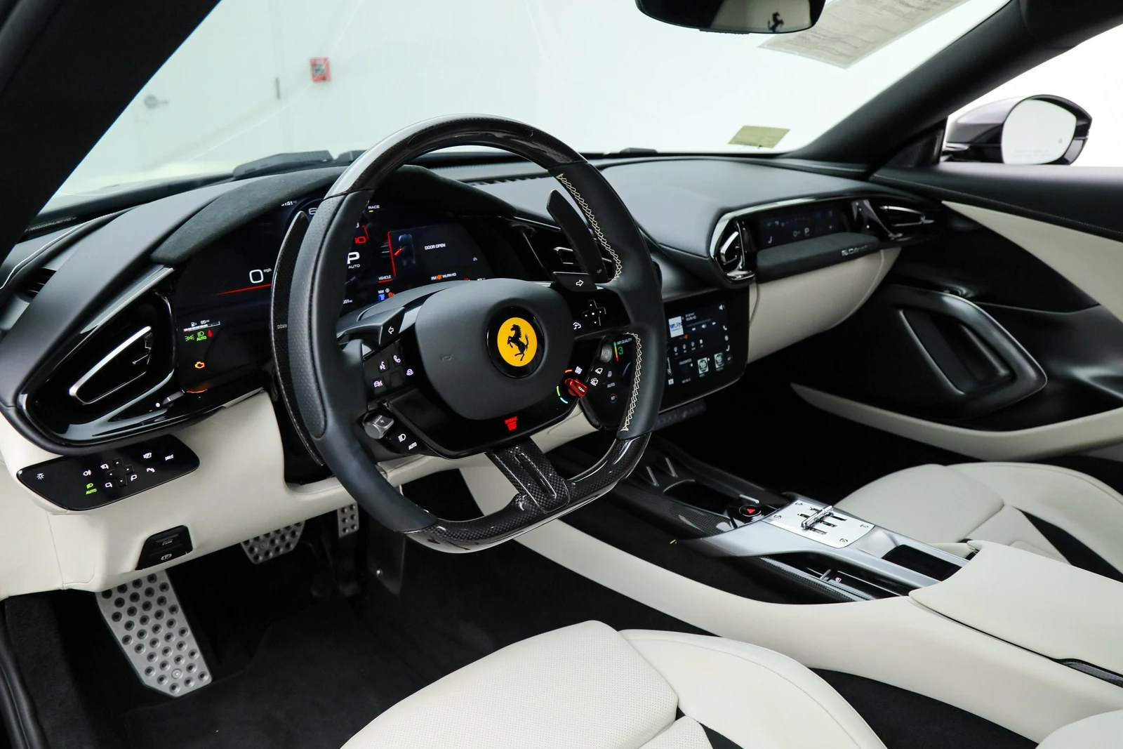 2025 Ferrari 12Cilindri, 2/20