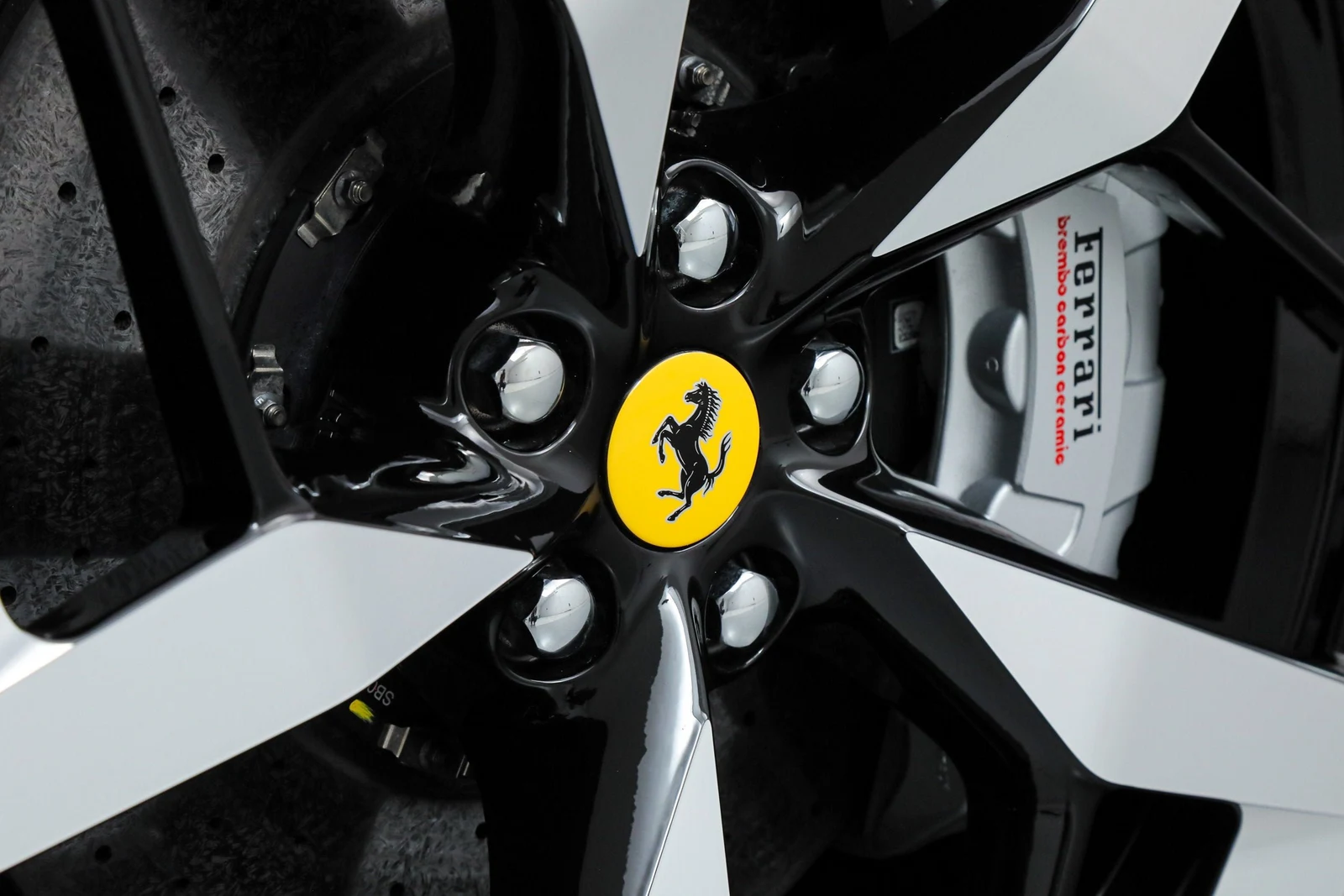 2025 Ferrari 12Cilindri, 19/20