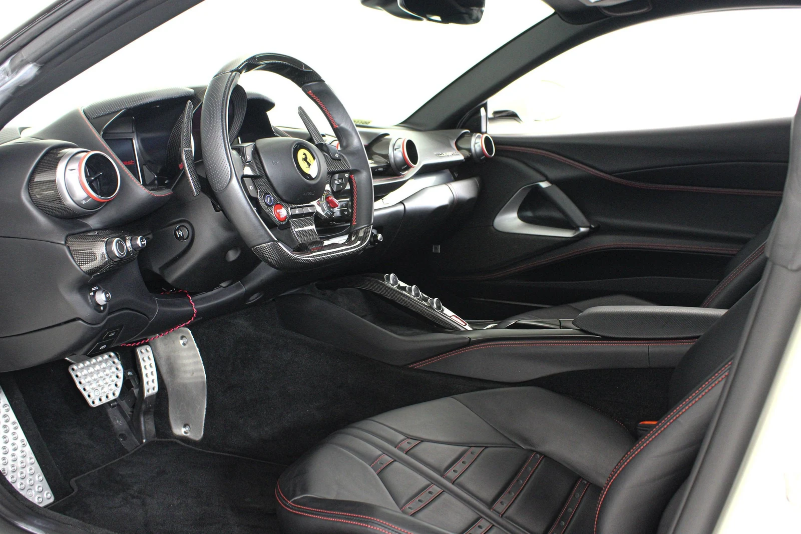 2020 Ferrari 812 Superfast, 2/20