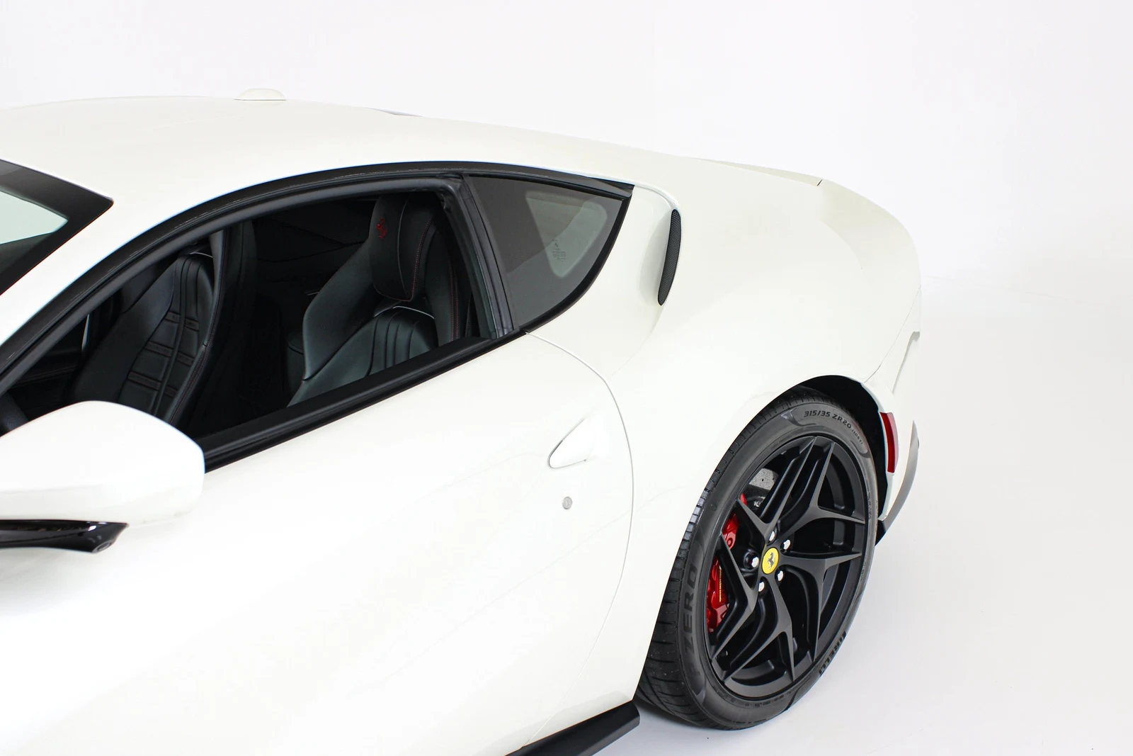 2020 Ferrari 812 Superfast, 4/20