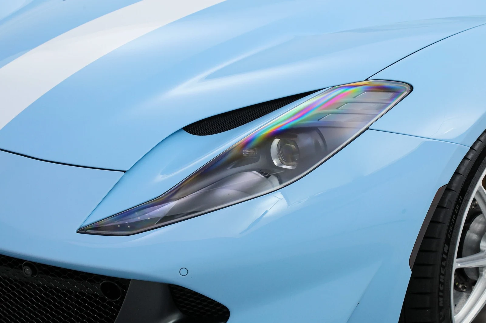 2023 Ferrari 812 GTS, 19/20