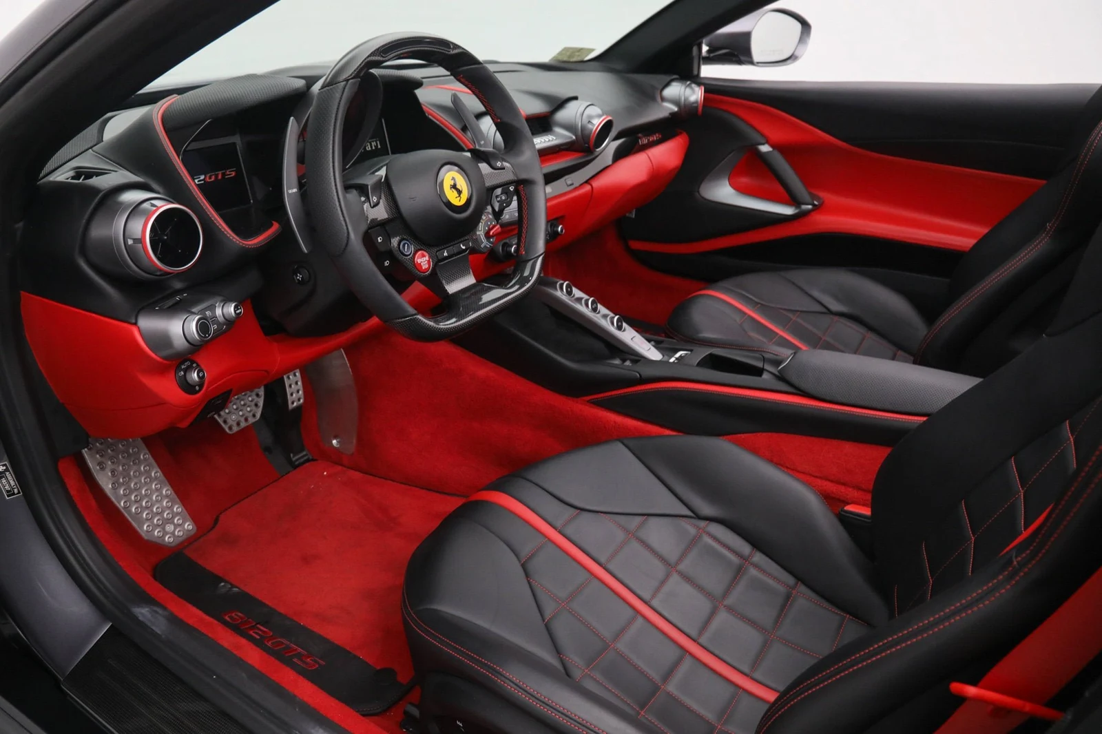 2021 Ferrari 812 GTS, 2/20