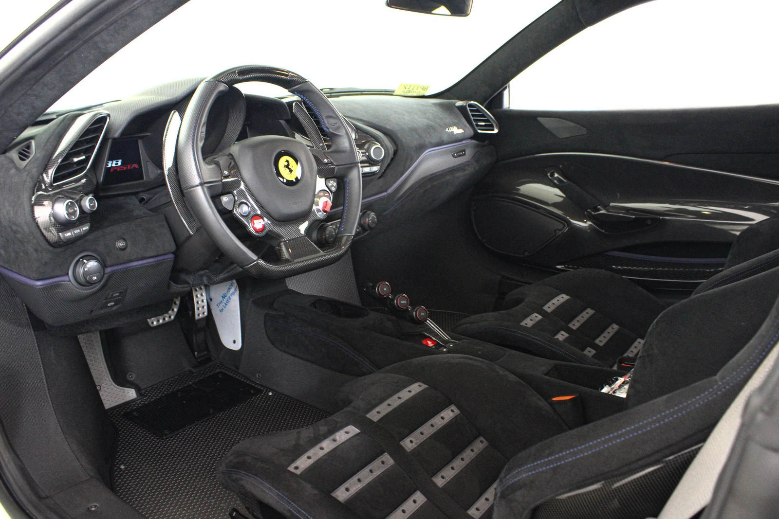 2020 Ferrari 488 Pista, 2/20