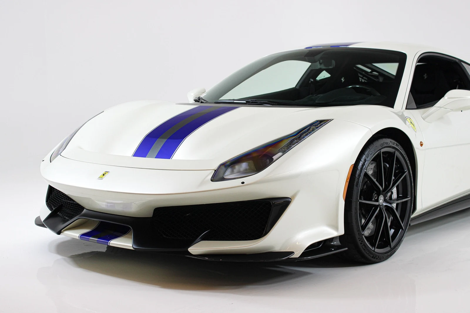 2020 Ferrari 488 Pista, 3/20