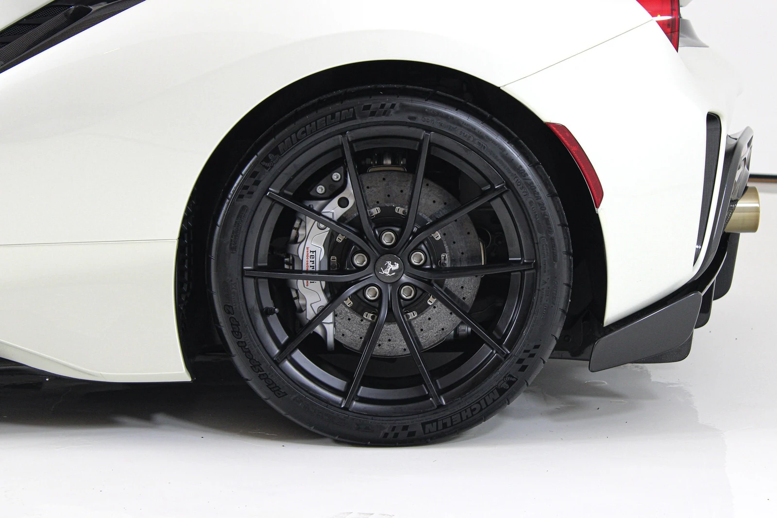 2020 Ferrari 488 Pista, 19/20