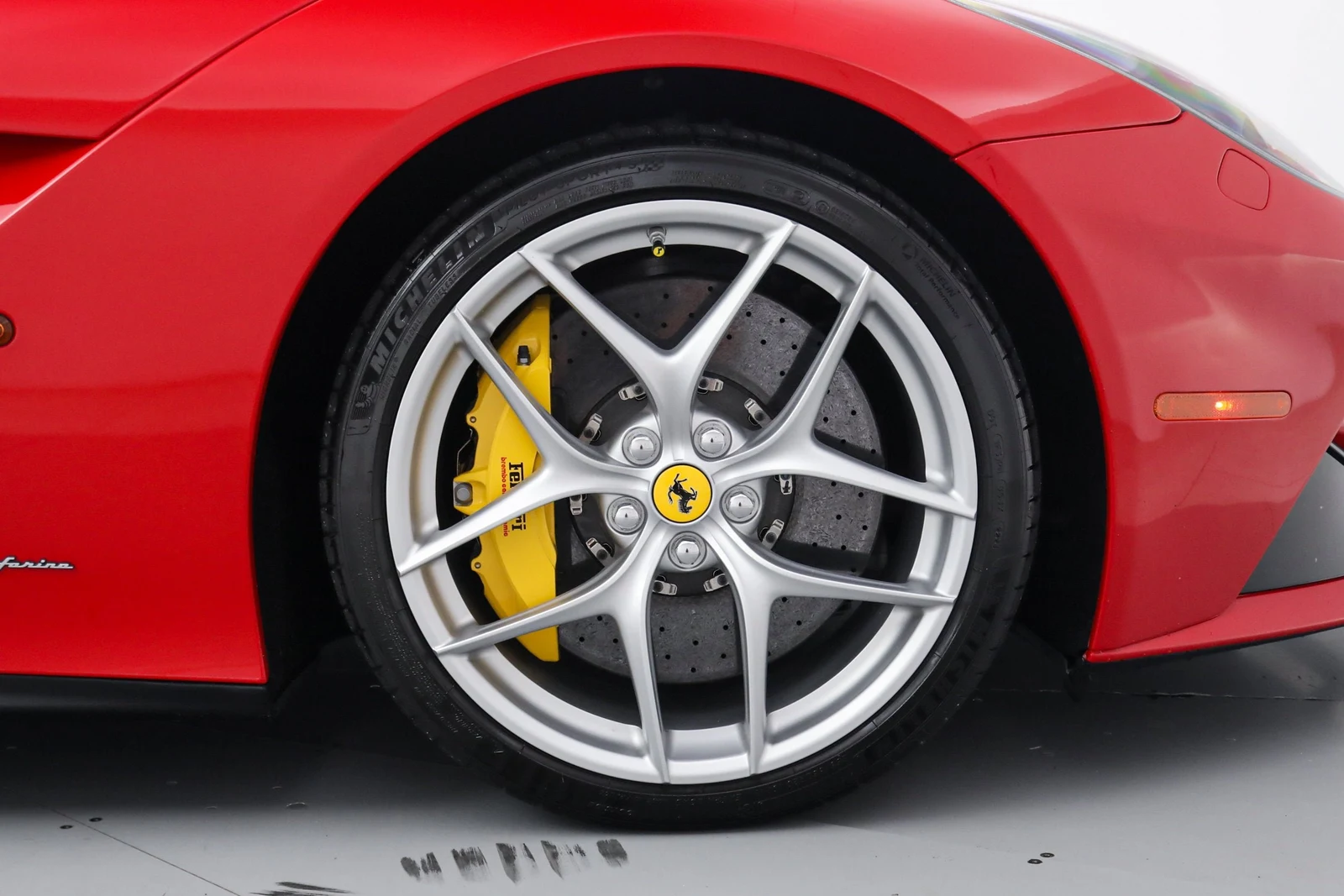 2016 Ferrari F12berlinetta, 17/20