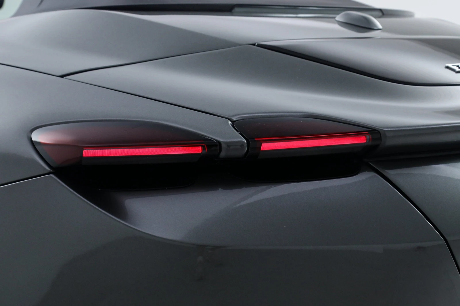 2025 Ferrari Roma Spider, 17/20