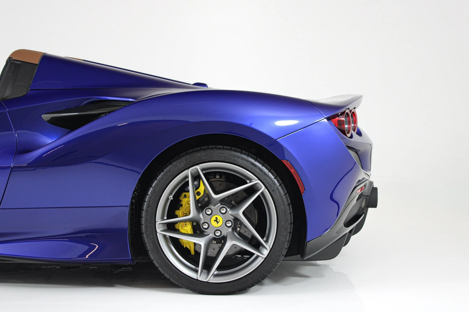 2023 Ferrari F8 Spider, 5/20